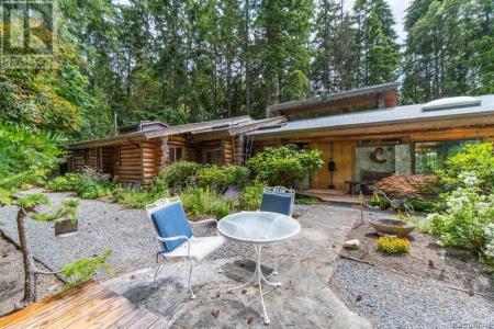 3272 ROPER ROAD, Nanaimo, British Columbia V9G 1C4, Canada