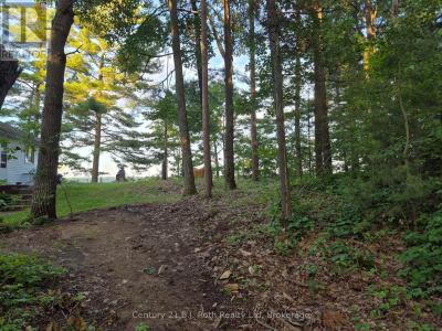 1379 CHAMPLAIN ROAD, Tiny, Ontario L9M 0C1, Canadá