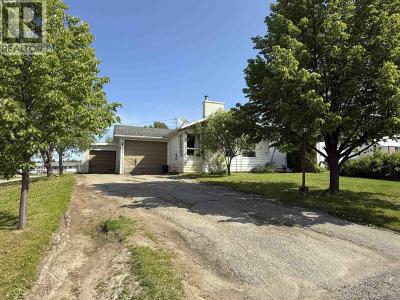 2 PORTAGE CRESCENT, Mackenzie, Colombie-Britannique V0J 2C0, Canada