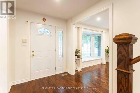 49 HARRINGAY CRESCENT, Toronto (l'amoreaux), 安大略省 M1W 1Z4, 加拿大