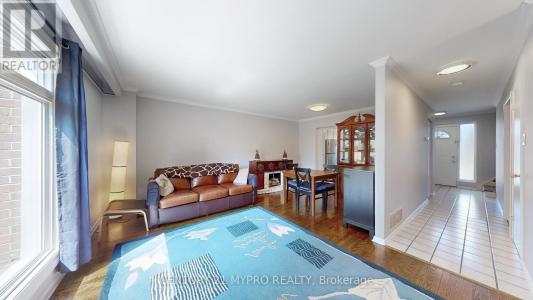 6 LEXINGTON AVENUE, Toronto (west Humber-clairville), Ontario M9V 3T3, Kanada