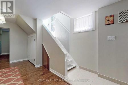 5 STEVENVALE DRIVE, Toronto (woburn), אונטריו M1G 1C6, קנדה 