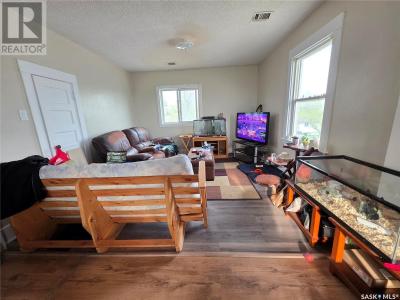 420 9TH AVENUE NW, Swift Current, Saskatchewan S9H 1B1, Canada