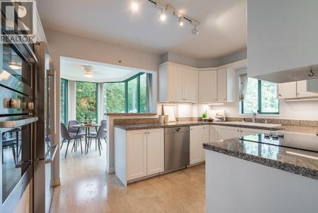 338 TAYLOR WAY, West Vancouver, British Columbia V7T 2Y2, Canada