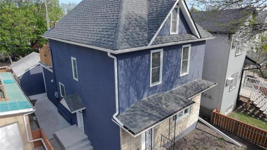 587 LANGSIDE STREET, Winnipeg, Manitoba R3B 2T6, Canada