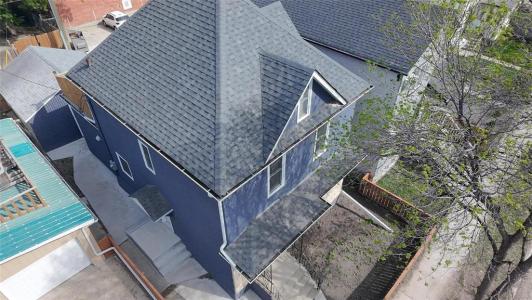 587 LANGSIDE STREET, Winnipeg, Manitoba R3B 2T6, Kanada