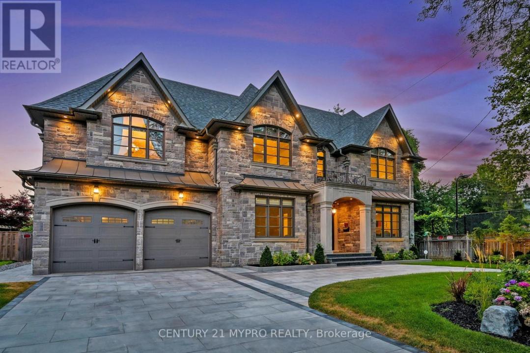 36 FARRINGTON DRIVE, Toronto (st. Andrew-windfields), 安大略省 M2L 2B6, 加拿大