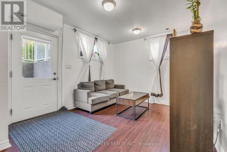 1775 MARKHAM ROAD, Toronto (malvern), Ontario M1B 2Z7, Canada