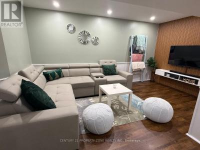 130 WALLER STREET, Whitby (rolling Acres), Ontario L1R 2K7, Canada