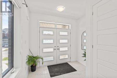 43 WILLIAM NADOR STREET, Kitchener, Ontario N2E 3X8, Canadá