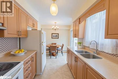 15 JOY COURT, Hamilton, Ontario L8K 5R7, Canada