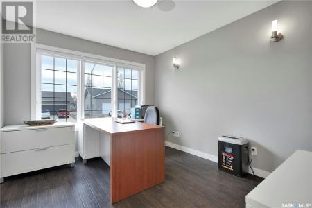 45 CRESCENT DRIVE, Avonlea, Saskatchewan S0H 0C0, Canada