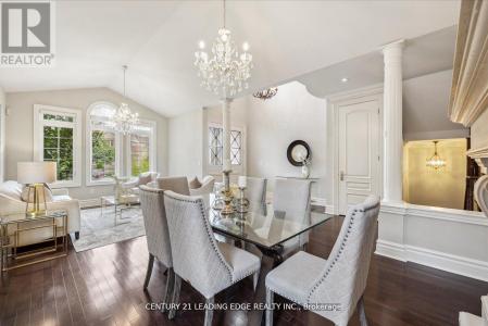 64 MILES HILL CRESCENT, Richmond Hill (jefferson), Ontario L4E 4Y9, Canada