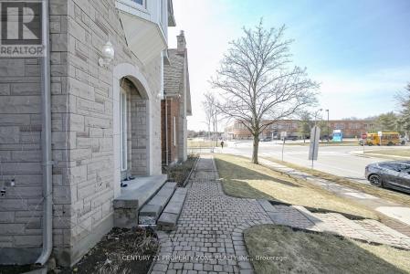 151 MOUNTAINASH ROAD, Brampton (sandringham-wellington), オンタリオ L6R 1J1, カナダ