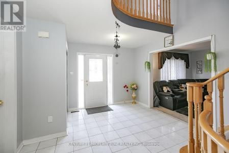 151 MOUNTAINASH ROAD, Brampton (sandringham-wellington), オンタリオ L6R 1J1, カナダ