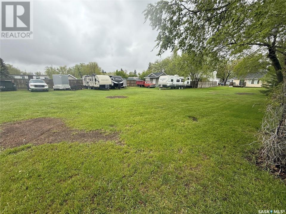 787 HARTNEY AVENUE, Weyburn, 서스캐처원주 S4H 1H7, 캐나다