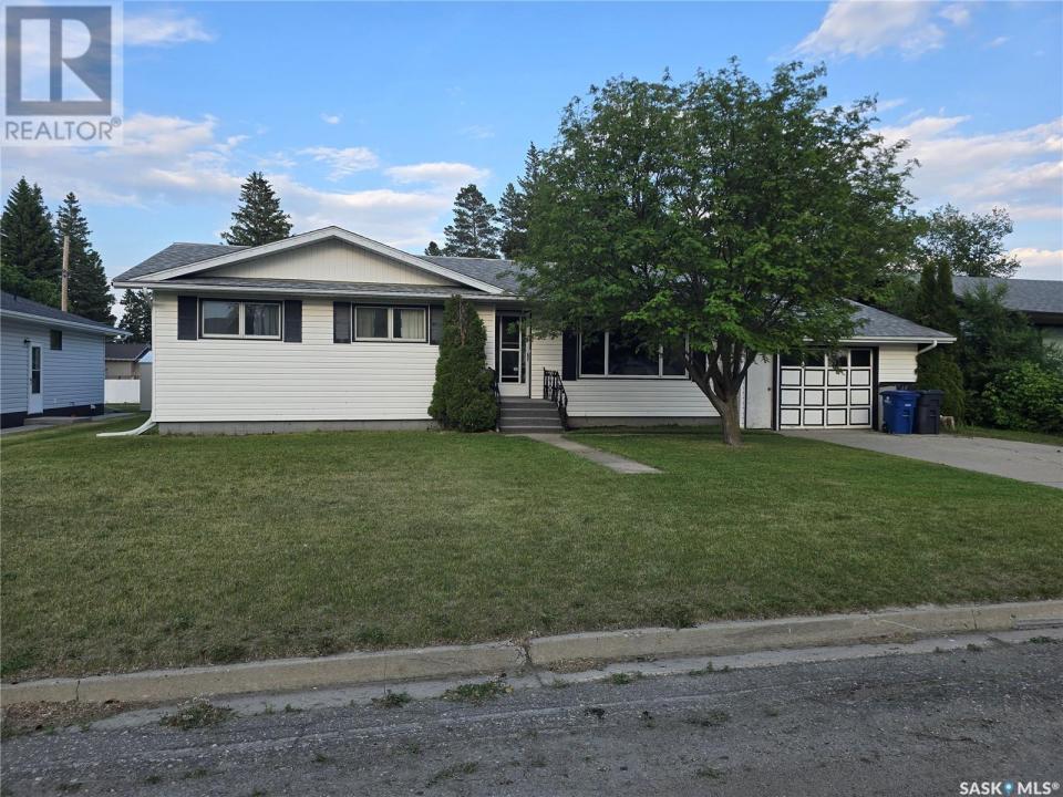 212 8TH STREET E, Wynyard, Saskatchewan S0A 4T0, Canada