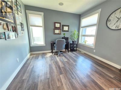 836 MCTAGGART DRIVE, Weyburn, Saskatchewan S4H 3M6, Canadá