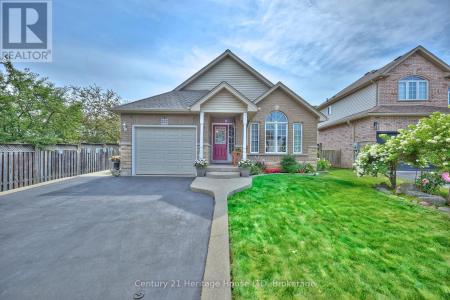 222 DORCHESTER DRIVE, Grimsby (grimsby East), Ontario L3M 5K8, Canada