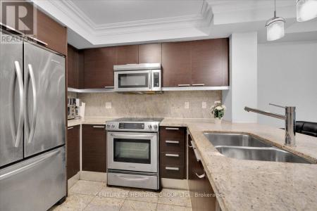 650 SHEPPARD AVENUE EAST, Toronto (bayview Village), 安大略省 M2K 1B7, 加拿大