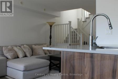 1127 COOKE BOULEVARD BOULEVARD, Burlington (lasalle), オンタリオ L5M 7C5, カナダ