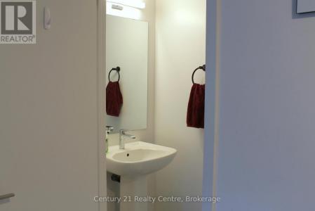 1127 COOKE BOULEVARD BOULEVARD, Burlington (lasalle), オンタリオ L5M 7C5, カナダ