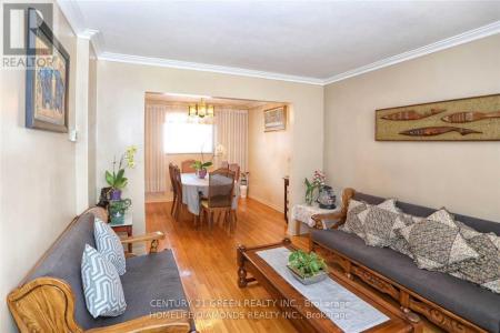 35 YORK STREET, Mississauga (malton), Ontario L4T 3M4, Canadá