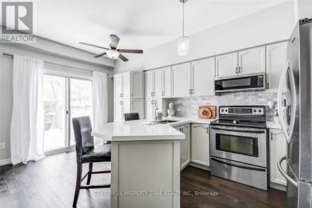 130 WALLER STREET, Whitby (rolling Acres), Ontario L1R 2K7, Canada