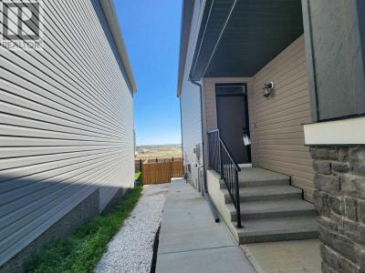 160 HOWSE CRESCENT NORTHEAST, Calgary, アルバータ T3P 1L5, カナダ