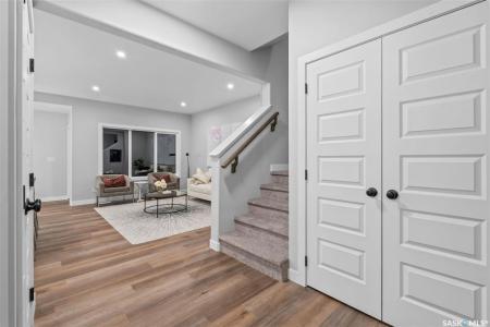 943 TRAEGER MANOR, Saskatoon, Saskatchewan S7V 1V8, Canadá