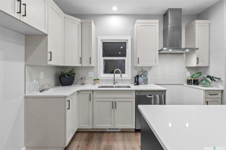 943 TRAEGER MANOR, Saskatoon, Saskatchewan S7V 1V8, Canadá