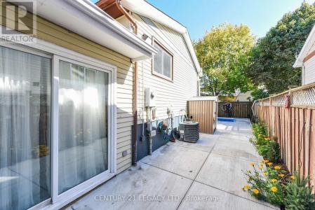 11 BRUCE BEER DRIVE, Brampton (madoc), 安大略省 L6V 2W7, 加拿大