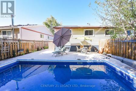 11 BRUCE BEER DRIVE, Brampton (madoc), 安大略省 L6V 2W7, 加拿大