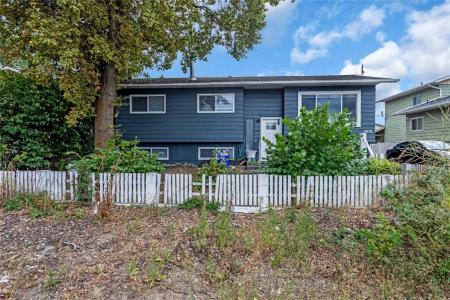 4210 17 AVENUE, Vernon, Colúmbia Britânica V1T 7K8, Canadá