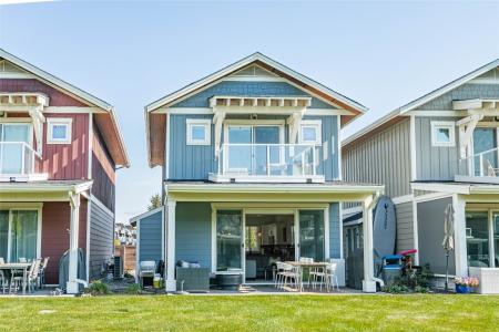 3750 WEST BAY ROAD, West Kelowna, Colúmbia Britânica V4T 2B8, Canadá