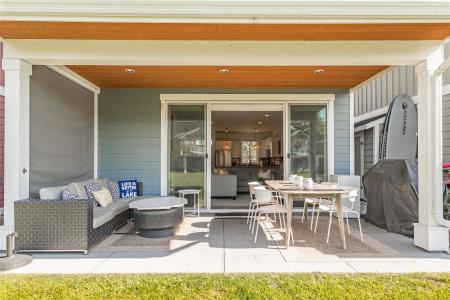 3750 WEST BAY ROAD, West Kelowna, Colúmbia Britânica V4T 2B8, CANADÁ