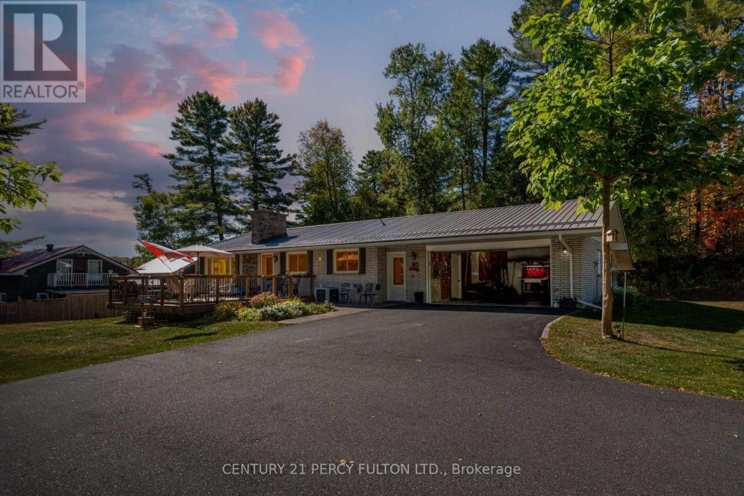 15166 HIGHWAY 118, Dysart Et Al (dysart), Ontario K0M 1S0, Kanada