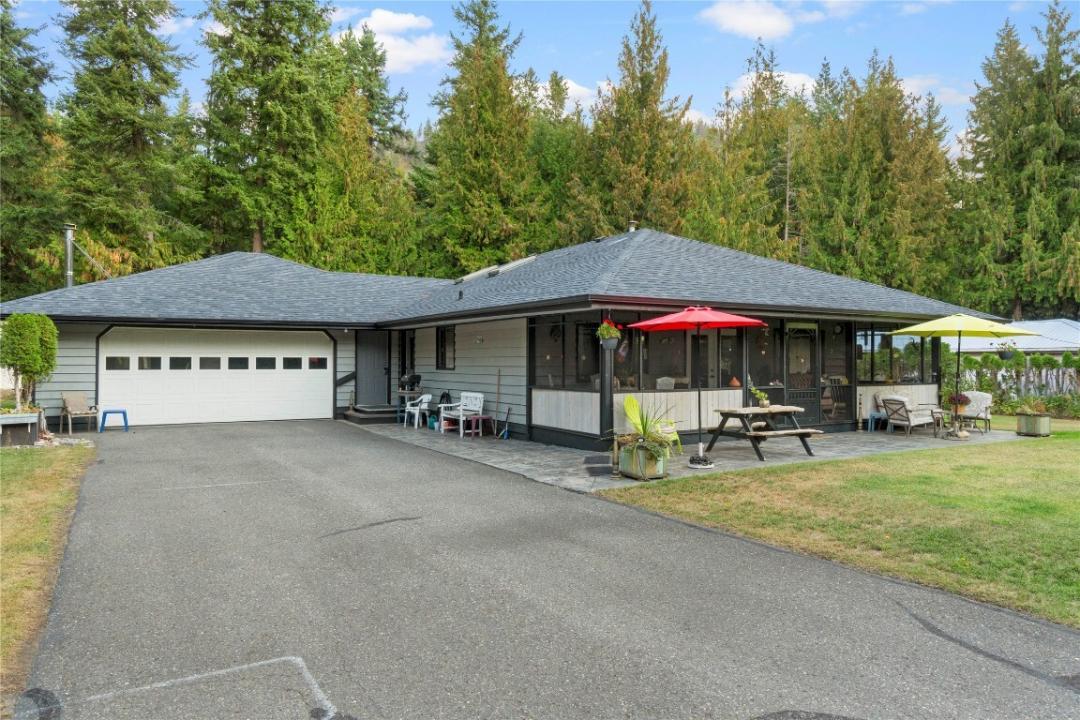 4061 SANTA ROAD, Scotch Creek, 不列顛哥倫比亞省 V0E 1M6, 加拿大