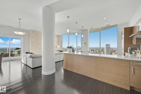 10152 104 STREET NW, Edmonton, Alberta T5J 0B6, Canada