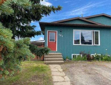 121 SUTHERLAND AVENUE, Hinton, Alberta T7V 1L1, Canada