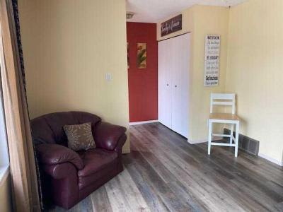 121 SUTHERLAND AVENUE, Hinton, Alberta T7V 1L1, CANADÁ