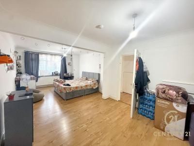 27, Burnham Gardens, HOUNSLOW, Regno Unito