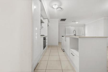 2 Lance St, Oran Park, NSW 2570, Úc