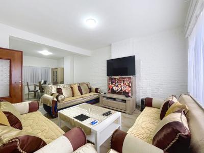 Frans Van Der Steenstraat 67, Lennik, 比利時