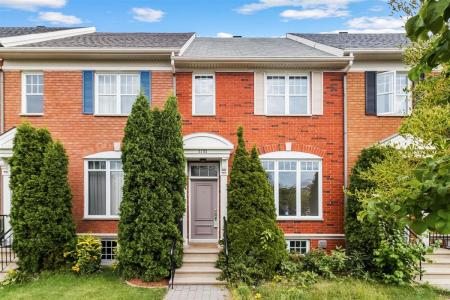 2102  Rue John-McCurdy, Montréal (Saint-Laurent), Quebec H4R 3H8, Kanada