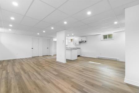 22  Ch. Hogan, Cantley, Quebec J8V 3C4, Canada