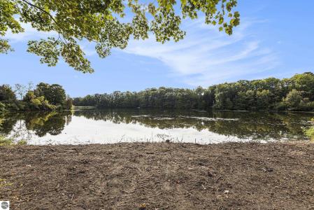 00 E Avondale Lane, Traverse City, 미시건 49684, 미국