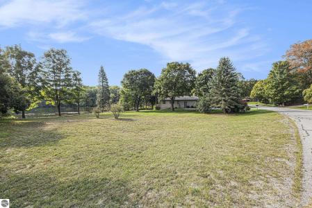 00 E Avondale Lane, Traverse City, Michigan 49684, USA