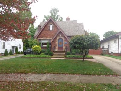 5845 Lotusdale Dr., Parma Heights, Ohio 44130, USA