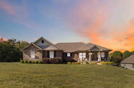 111 Deerfoot Drive, London, Kentucky 40741, USA